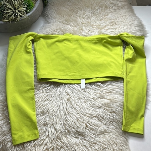 NWT Off the Shoulder Long Sleeve Tube Top XL
SUSANA MONACO chartreuse new - Picture 4 of 6